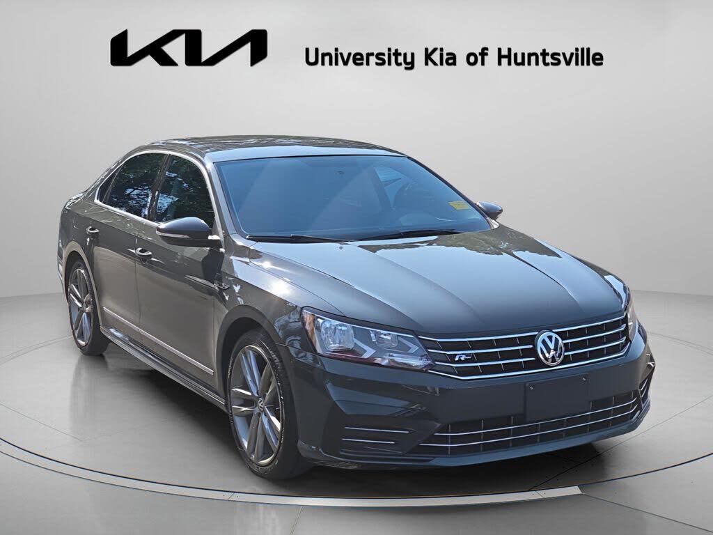 2017 VOLKSWAGEN Passat