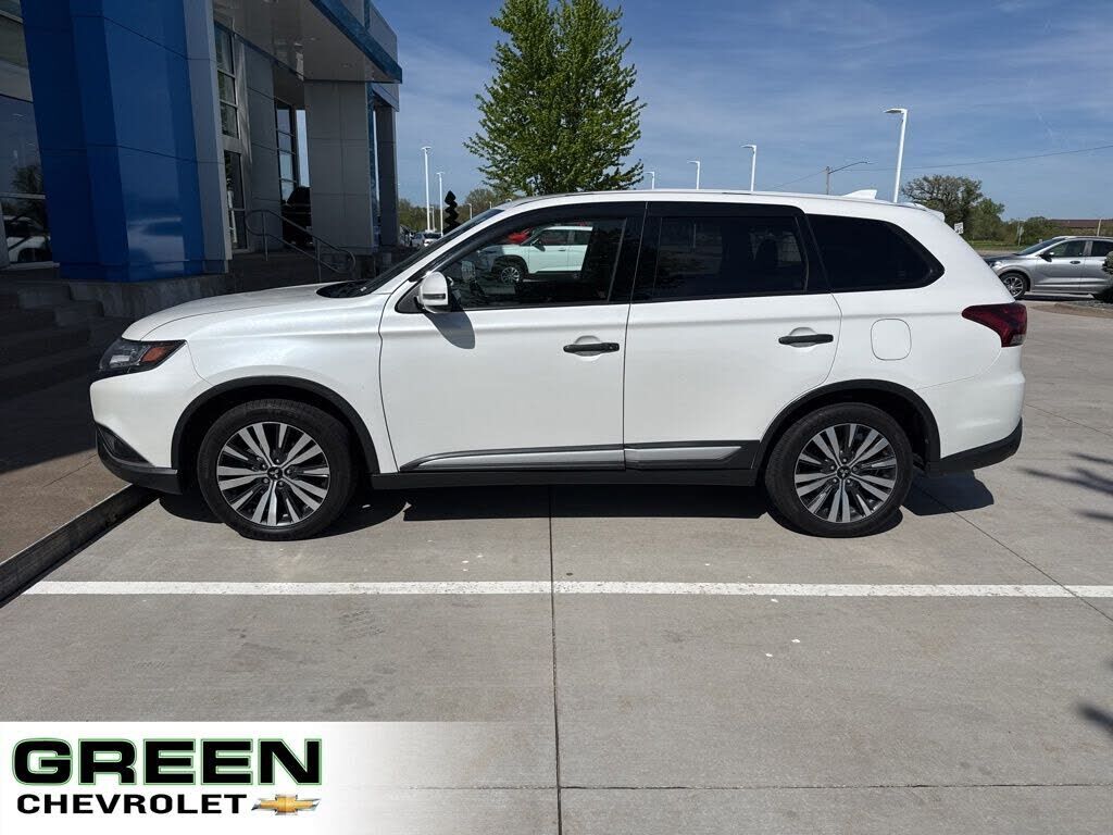 2019 MITSUBISHI Outlander