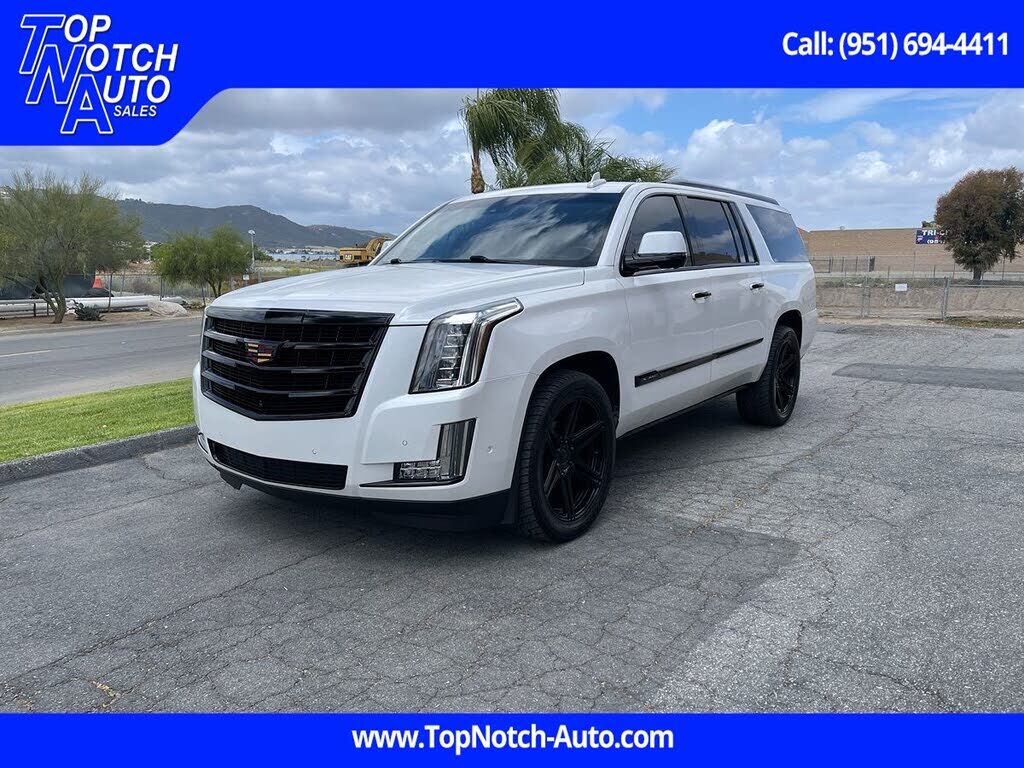 2017 CADILLAC Escalade ESV