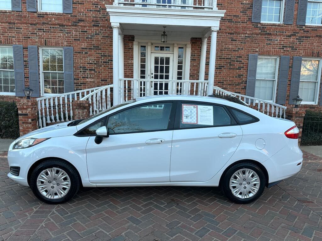 2014 FORD Fiesta