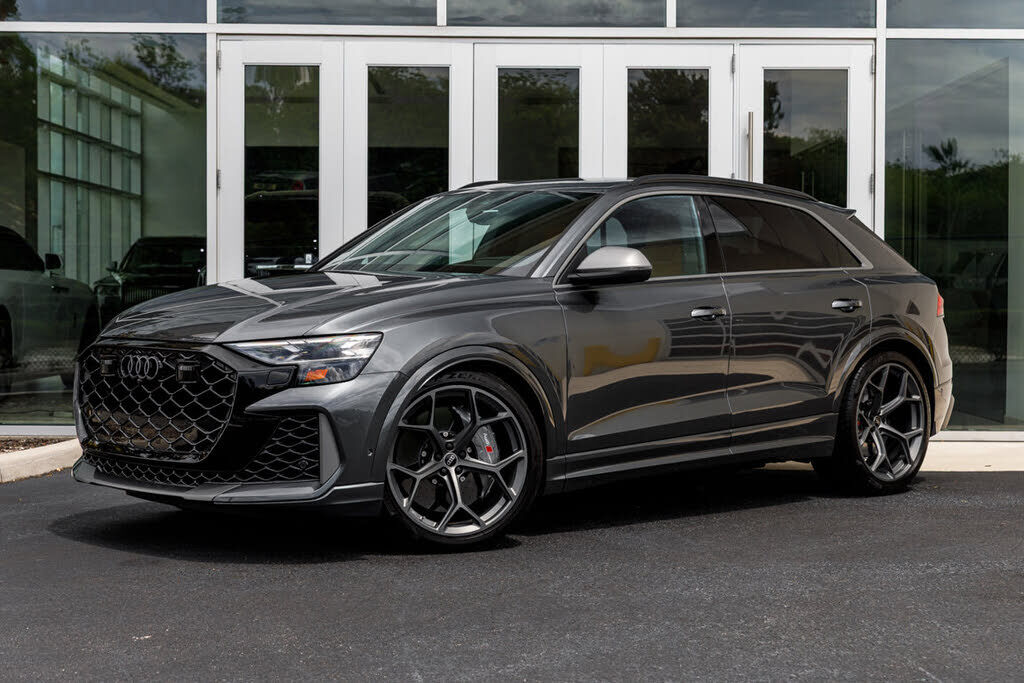 2025 AUDI RS Q8