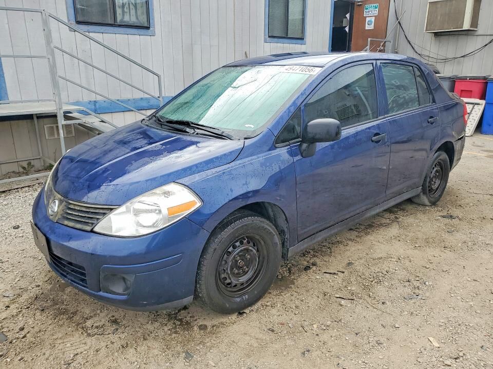 2011 NISSAN Versa