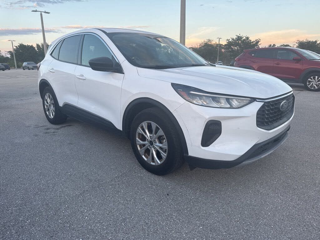 2024 FORD Escape