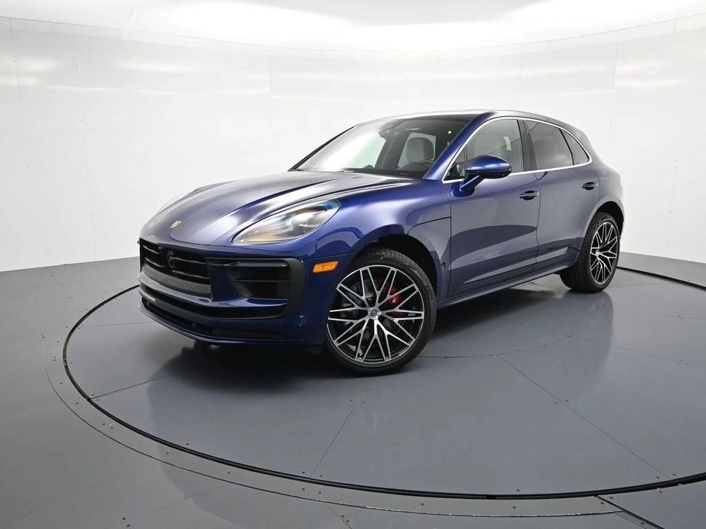 2026 PORSCHE Macan