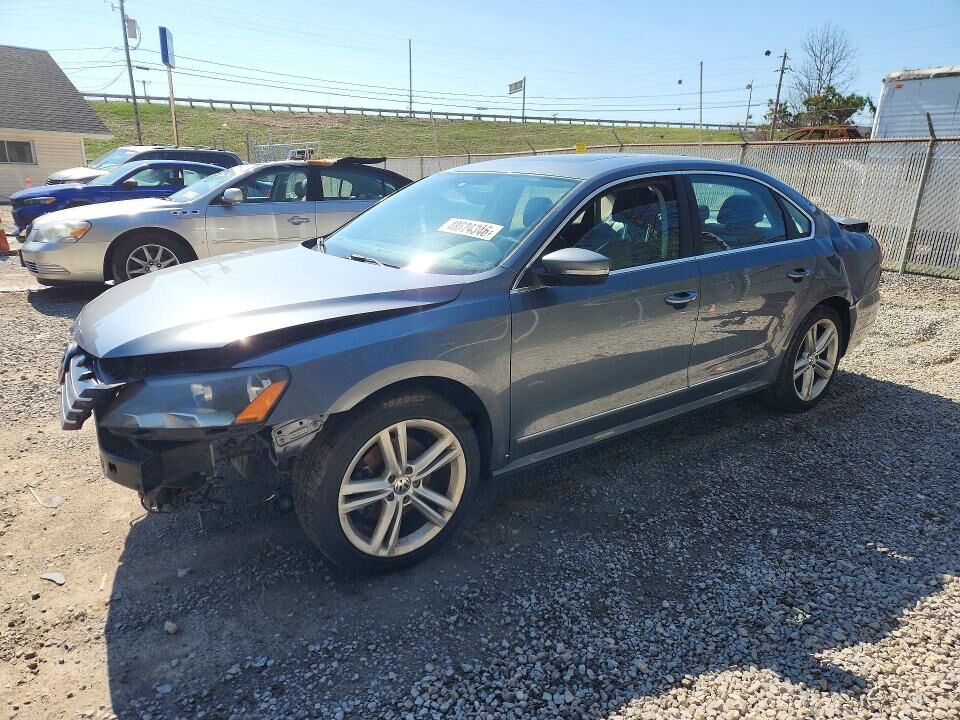 2014 VOLKSWAGEN Passat