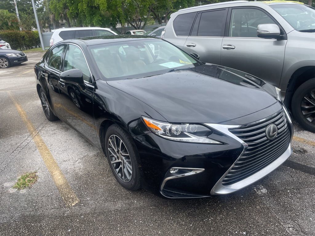 2018 LEXUS ES
