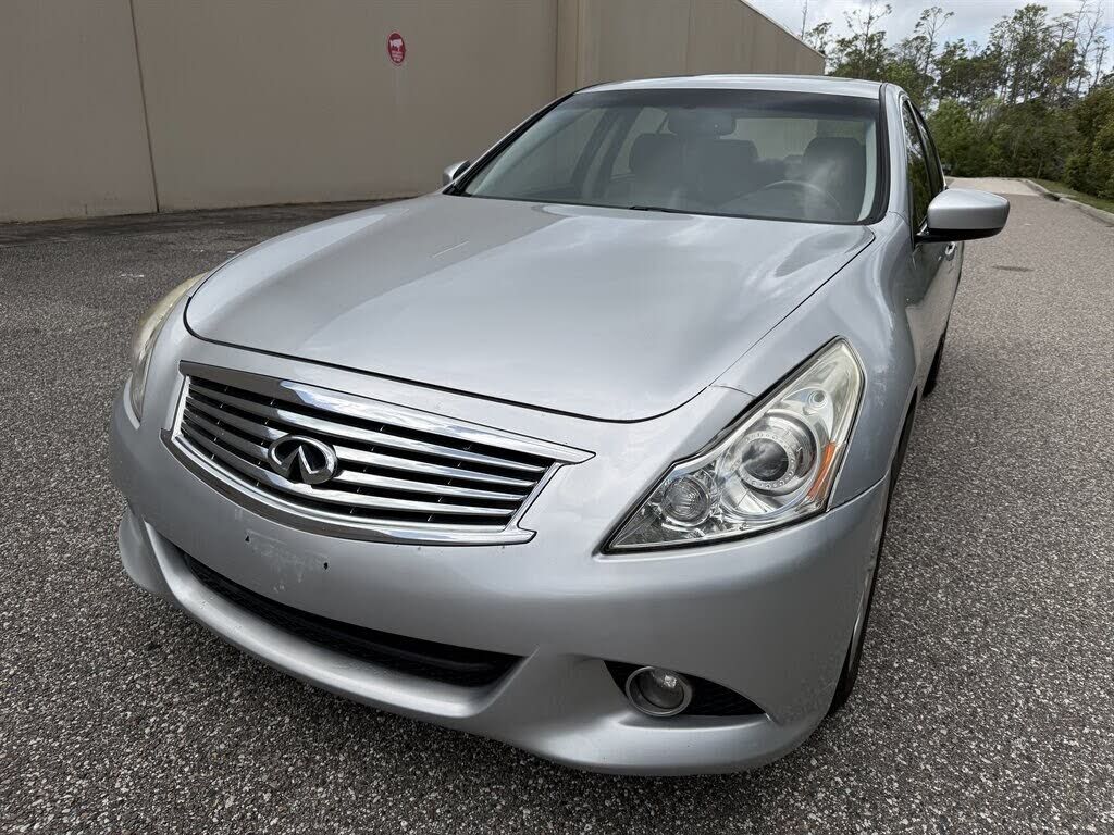 2015 INFINITI Q40