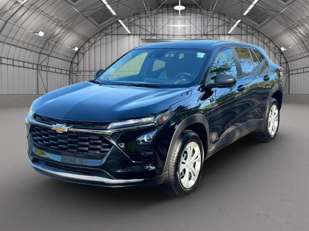2025 CHEVROLET Trax