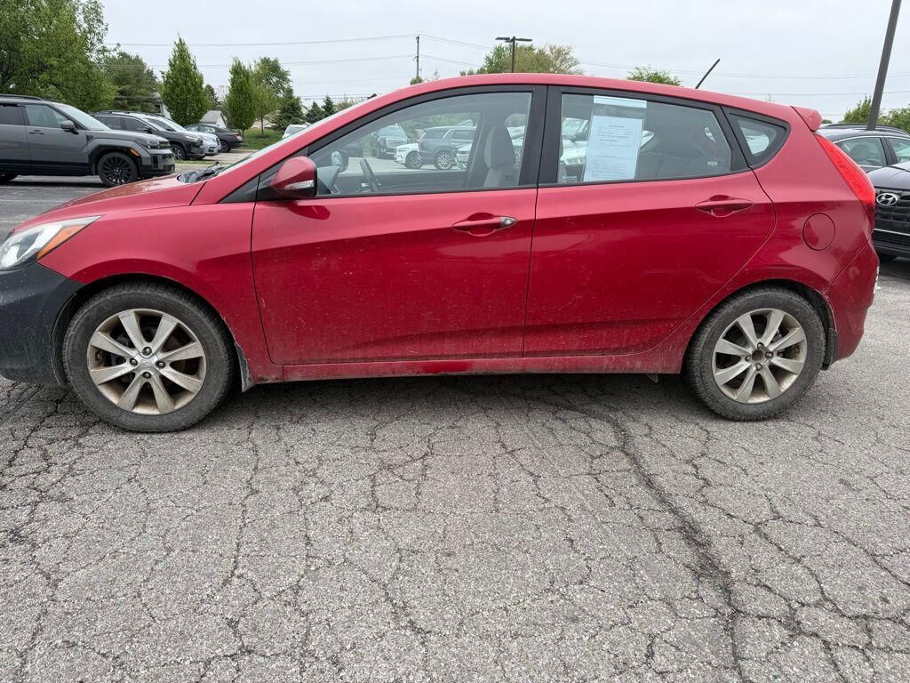 2013 HYUNDAI Accent