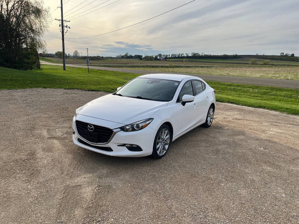 2017 MAZDA Mazda3