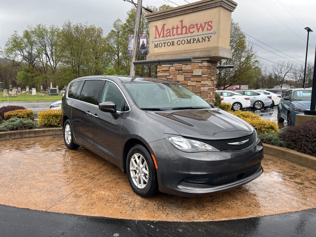 2022 CHRYSLER Voyager