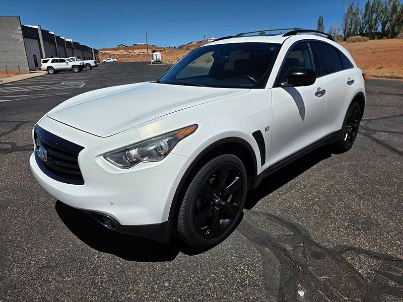 2016 INFINITI QX70