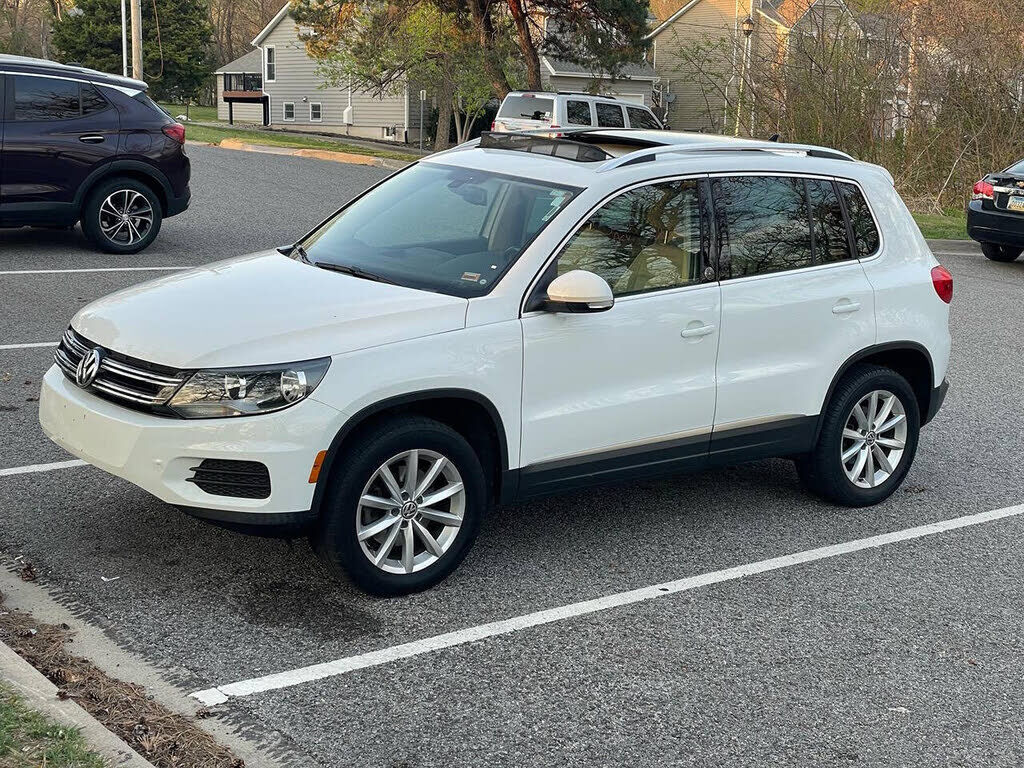2017 VOLKSWAGEN Tiguan