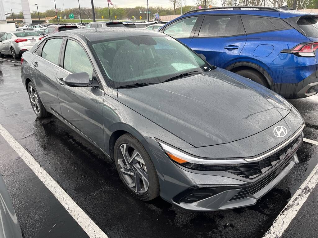 2025 HYUNDAI Elantra