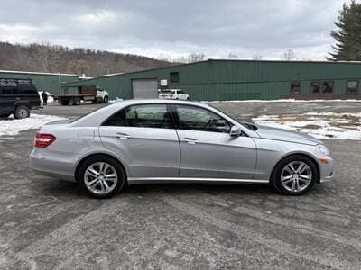 2011 MERCEDES-BENZ E-Class