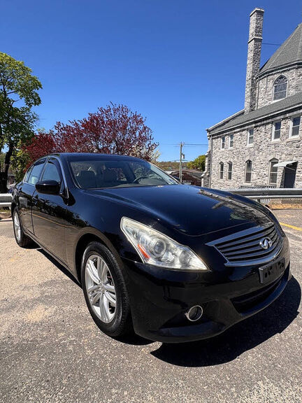 2013 INFINITI G37
