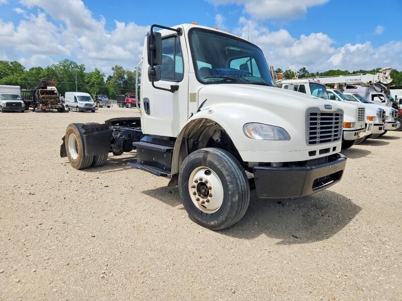 2020 FREIGHTLINER M2