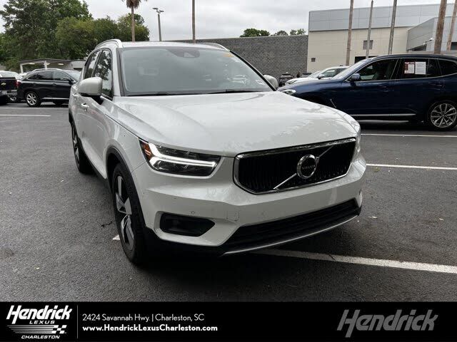 2021 VOLVO XC40