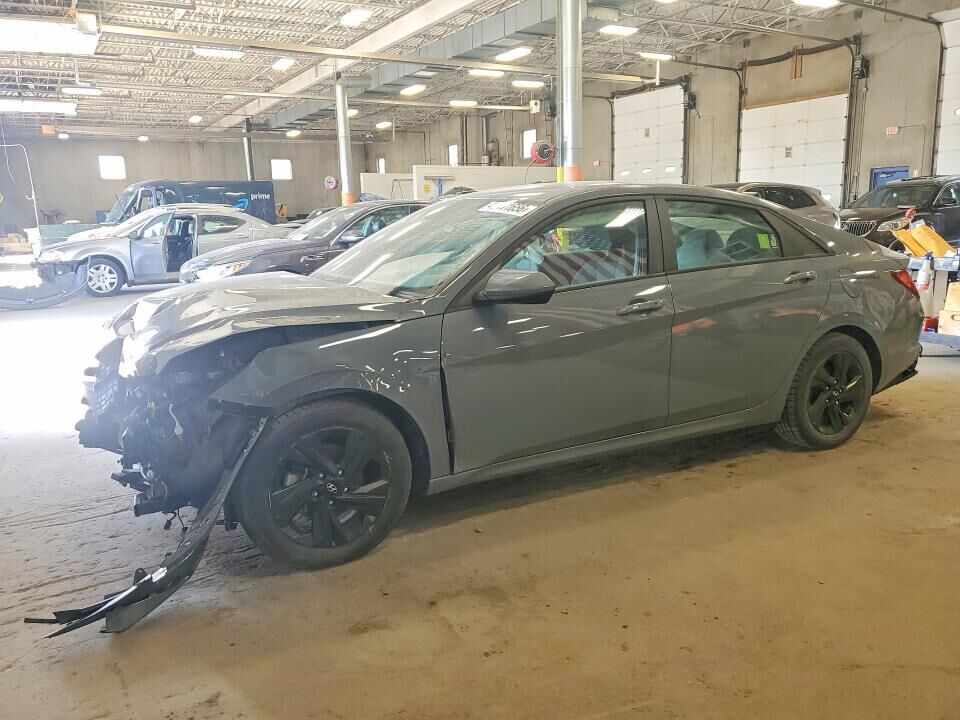2022 HYUNDAI Elantra