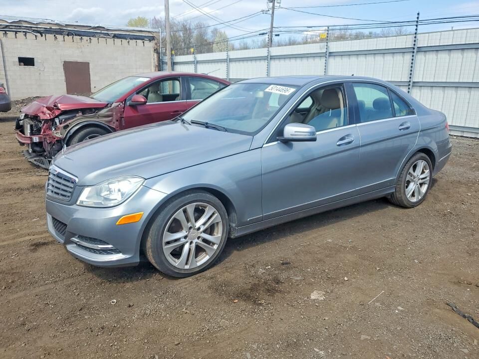 2013 MERCEDES-BENZ C-Class