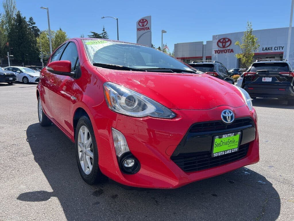 2016 TOYOTA Prius
