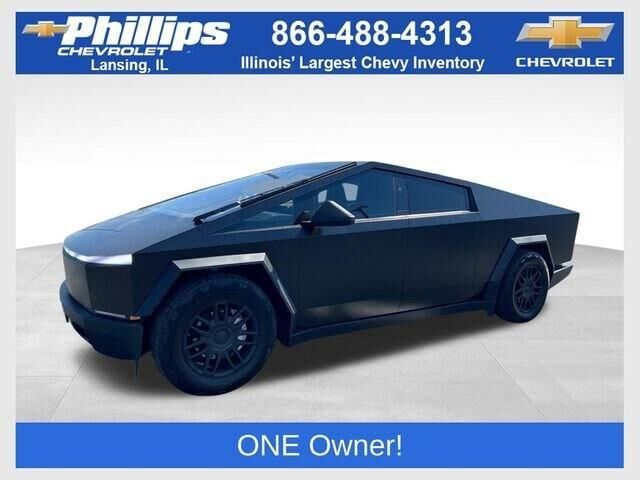 2025 TESLA Cybertruck