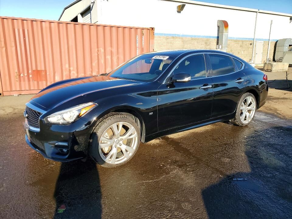 2016 INFINITI Q70