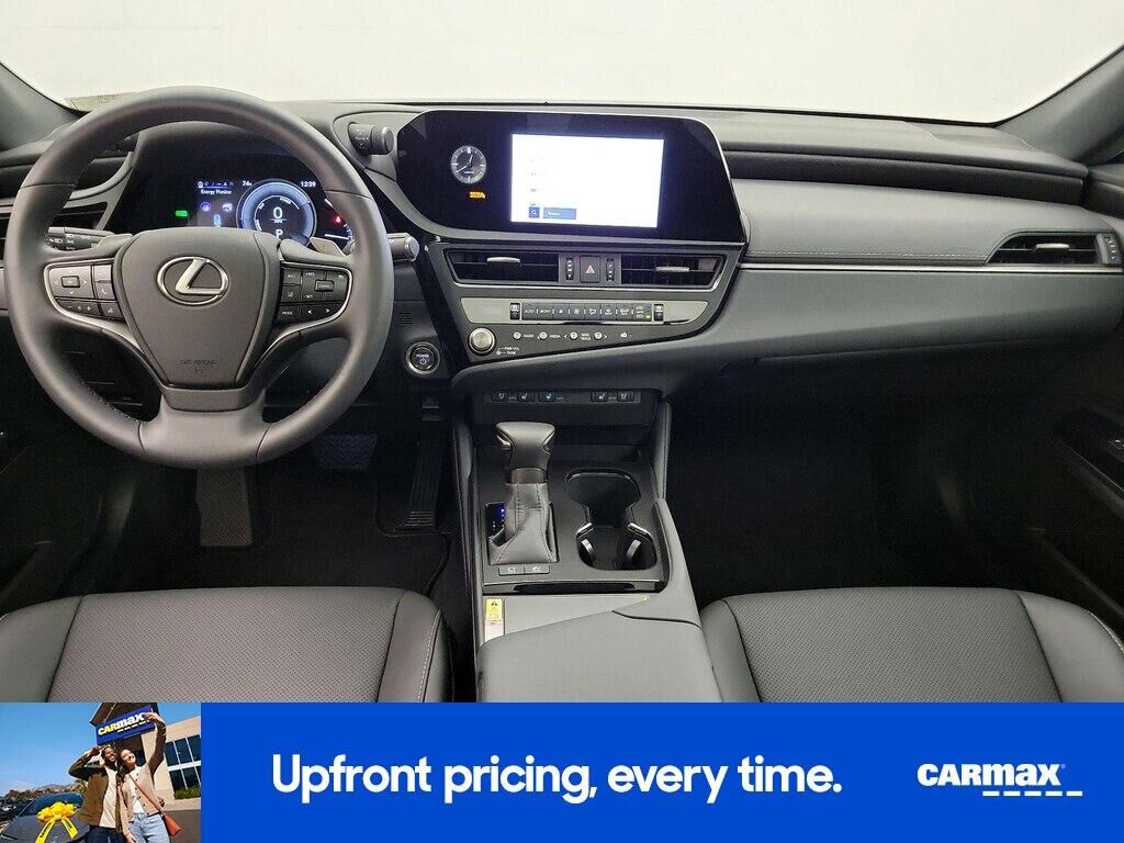 2025 LEXUS ES