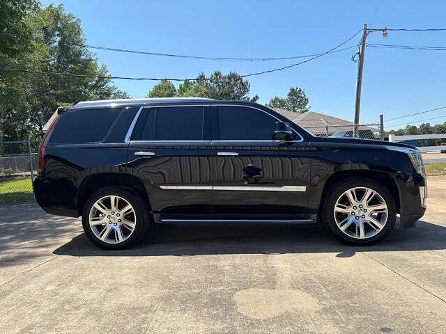 2017 CADILLAC Escalade