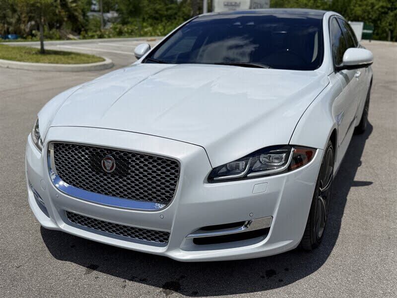 2019 JAGUAR XJ