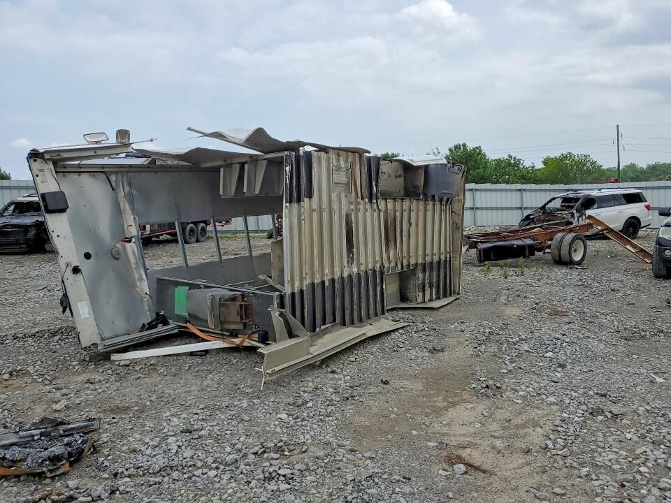 1999 FREIGHTLINER MT 45 Chassis