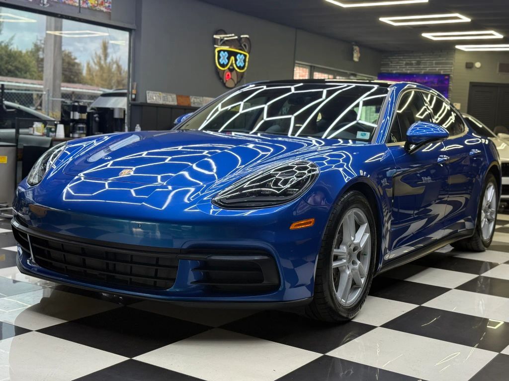 2018 PORSCHE Panamera