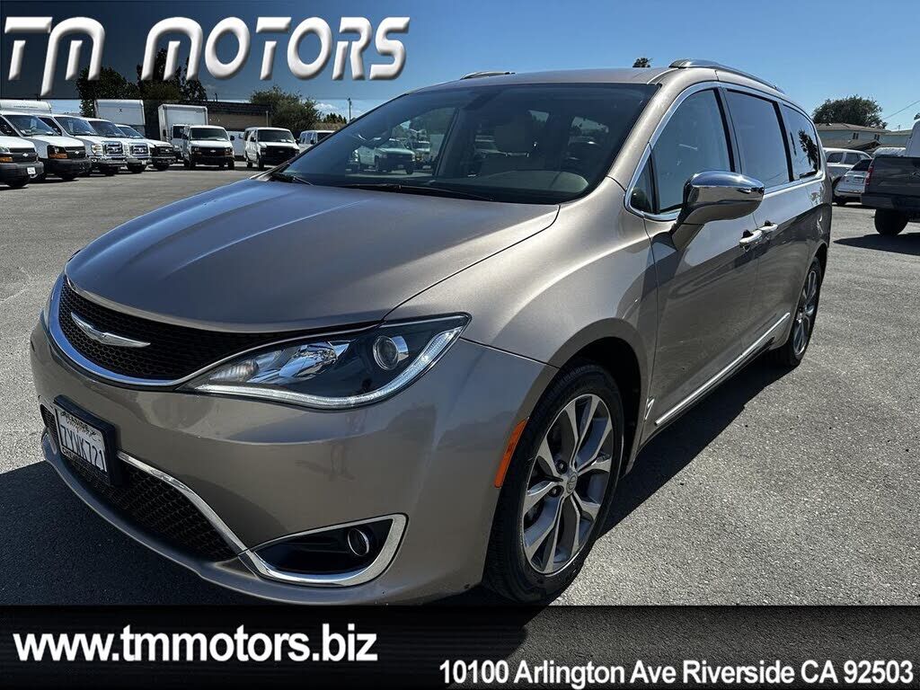 2017 CHRYSLER Pacifica