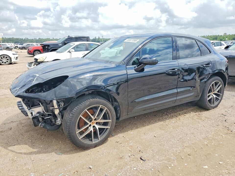 2025 PORSCHE Macan