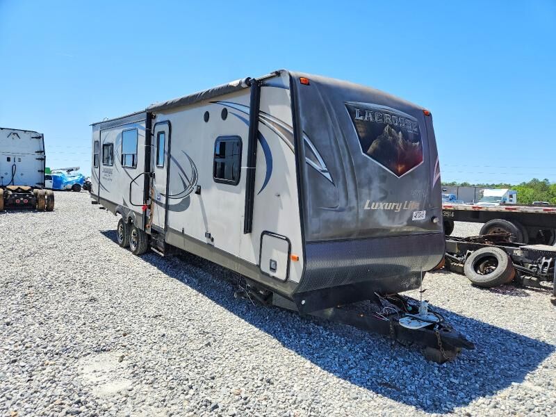 2014 FOREST RIVER Lacrosse Towable