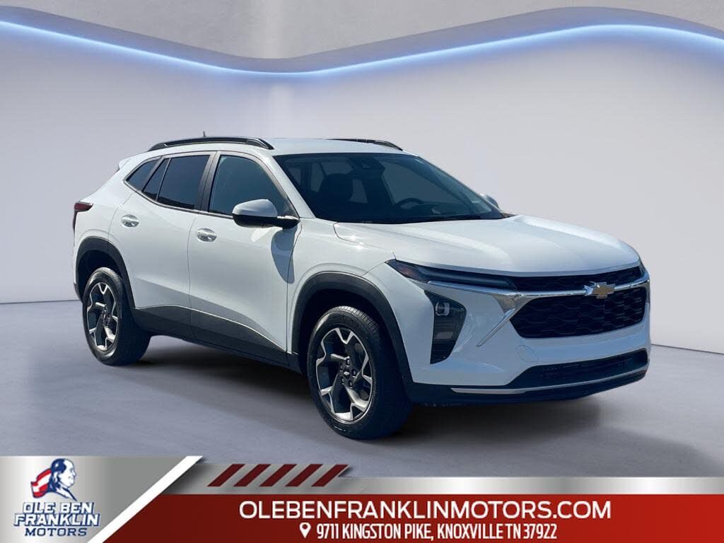 2025 CHEVROLET Trax