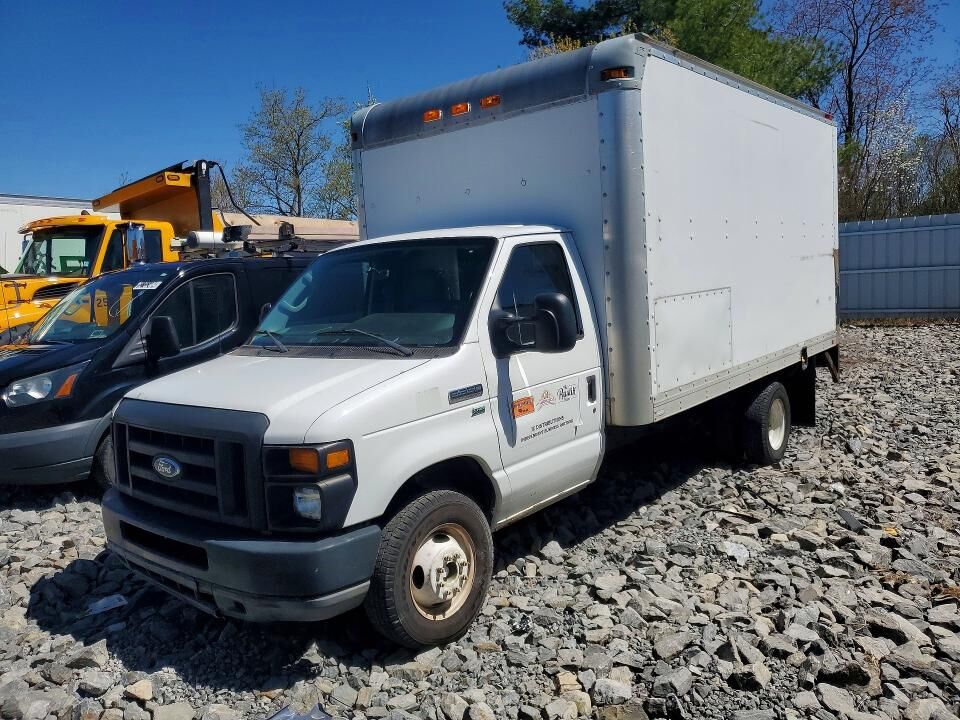 2010 FORD E-350