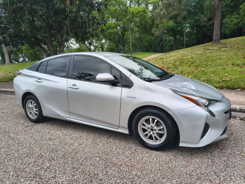 2017 TOYOTA PRIUS
