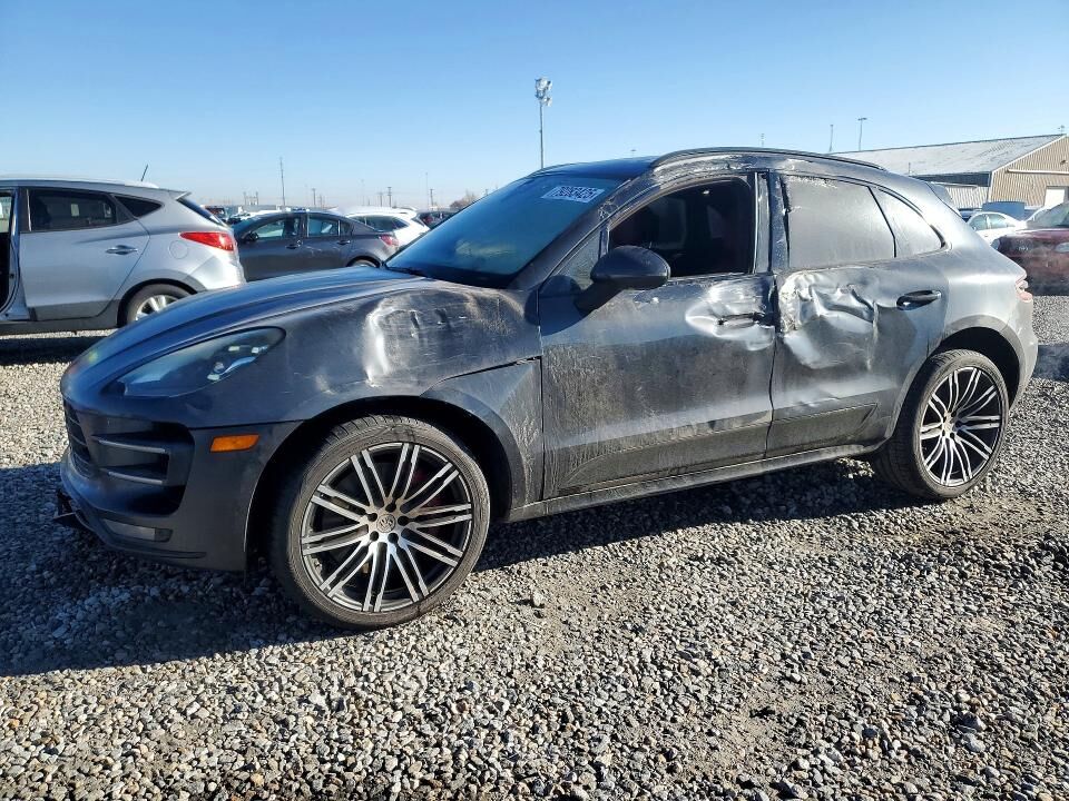2017 PORSCHE Macan