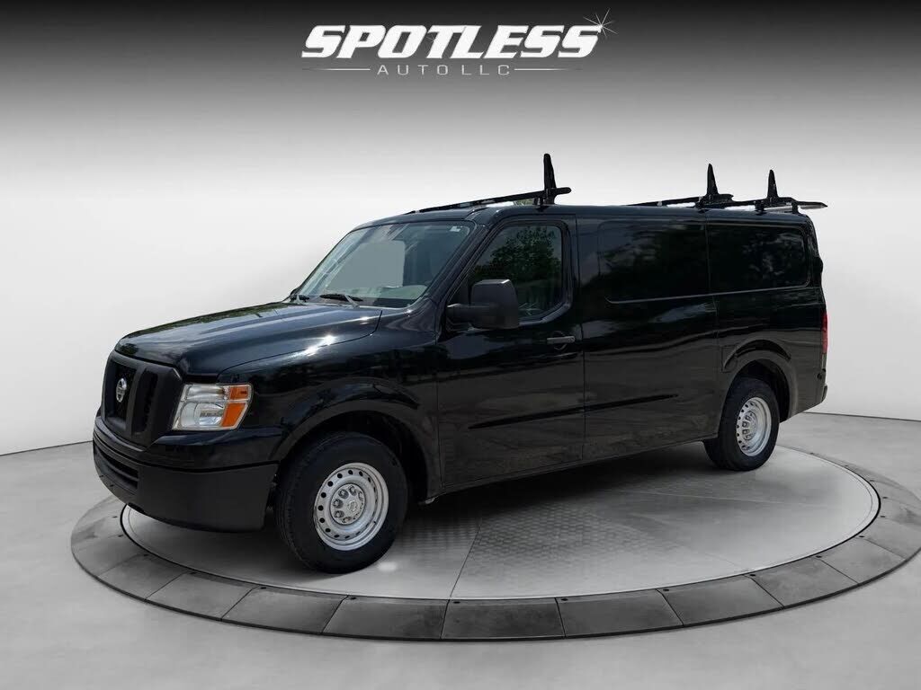 2017 NISSAN NV