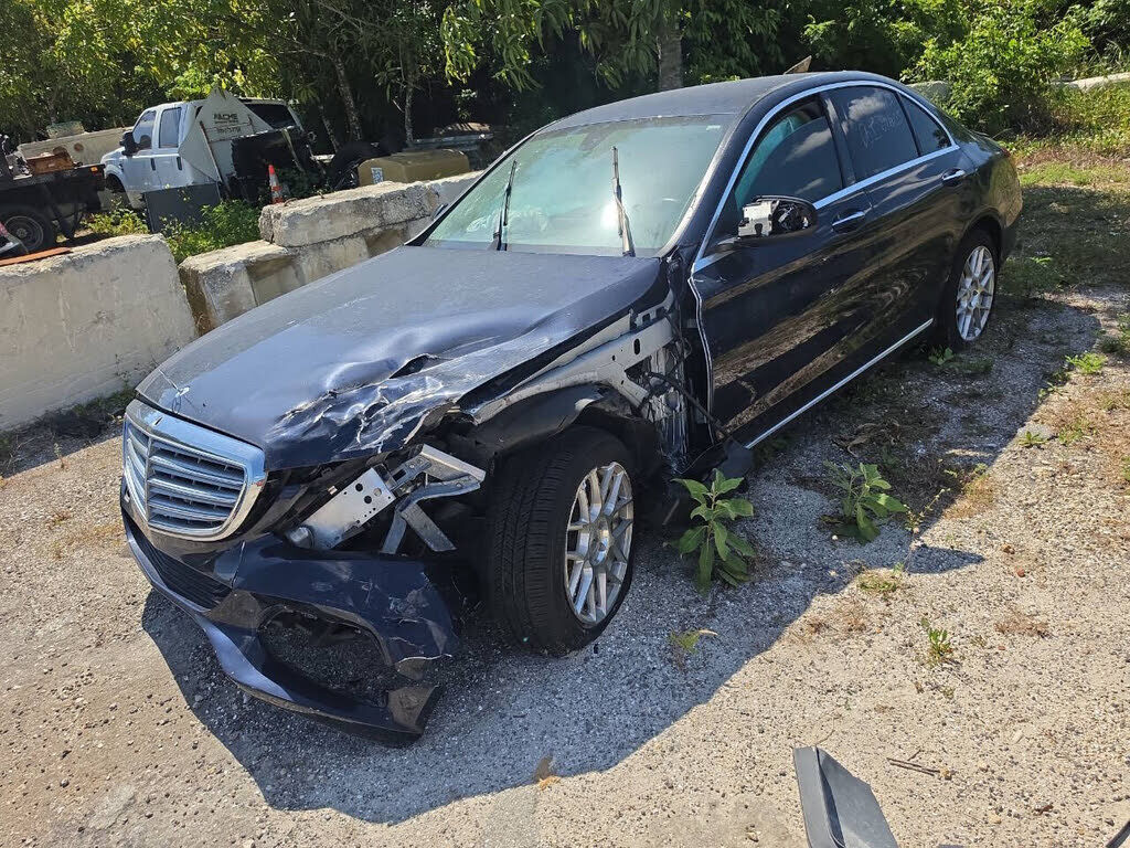 2015 MERCEDES-BENZ C-Class