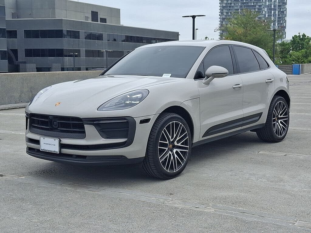 2024 PORSCHE Macan