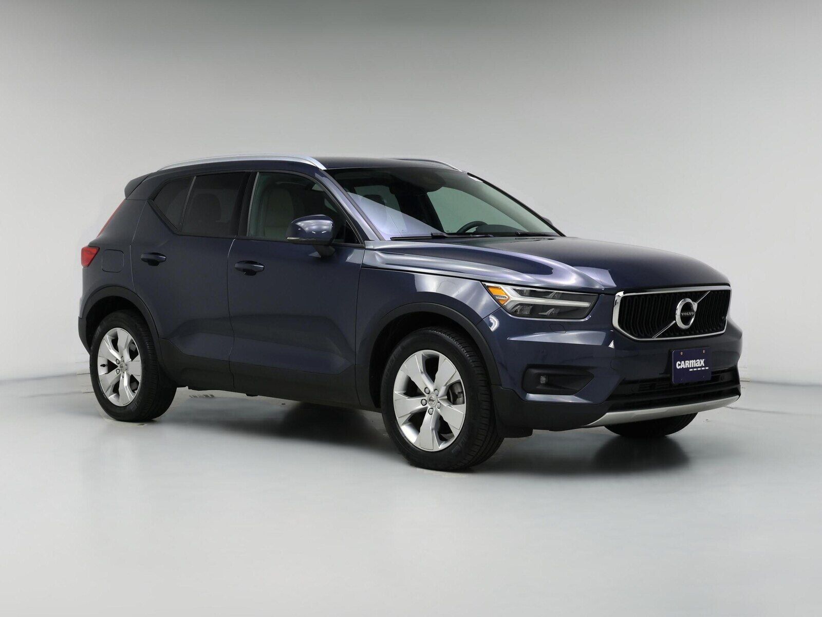 2022 VOLVO XC40