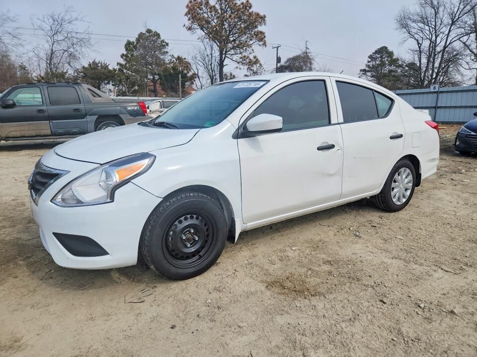 2019 NISSAN Versa