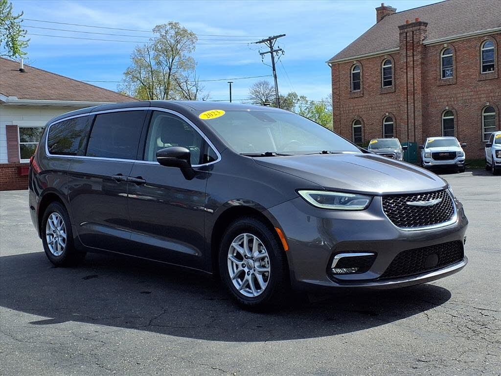 2023 CHRYSLER Pacifica