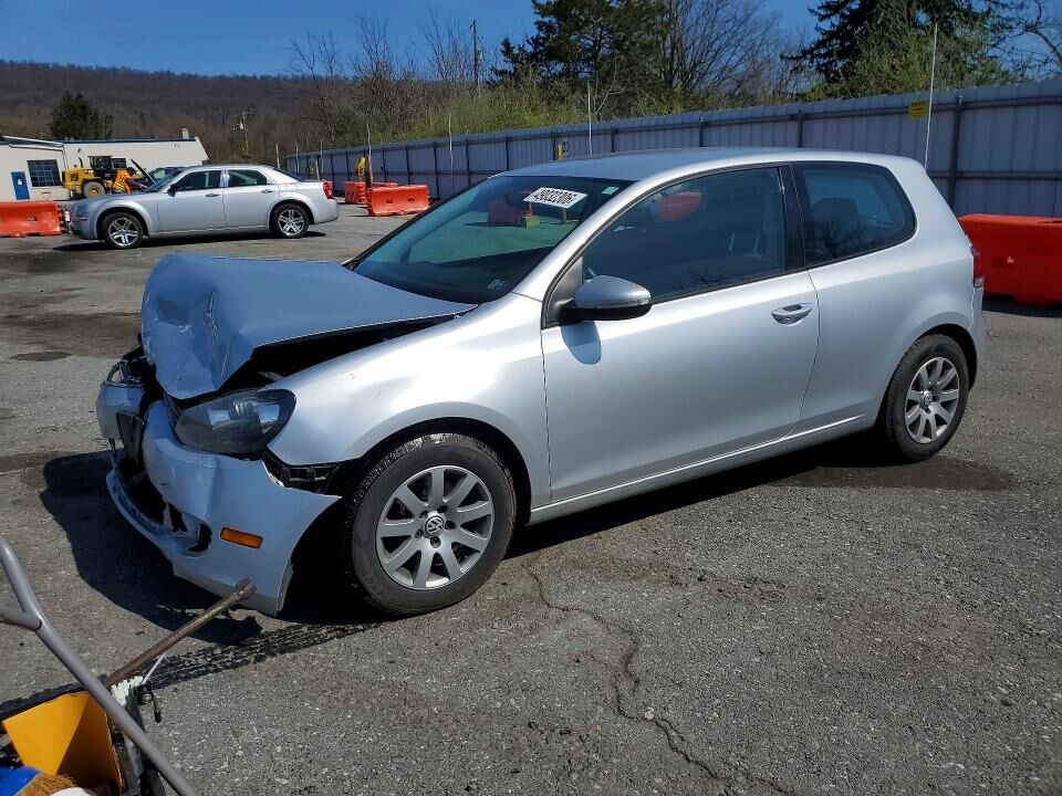 2013 VOLKSWAGEN Golf