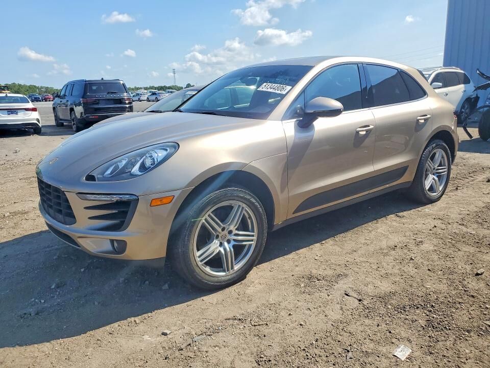 2017 PORSCHE Macan