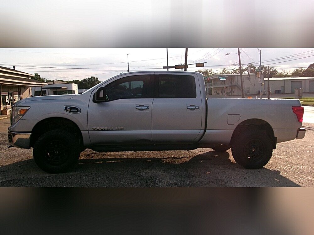 2016 NISSAN Titan