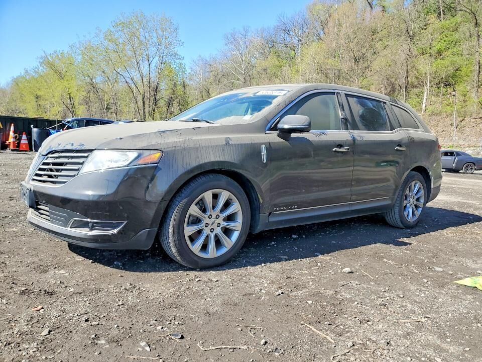 2019 LINCOLN MKT
