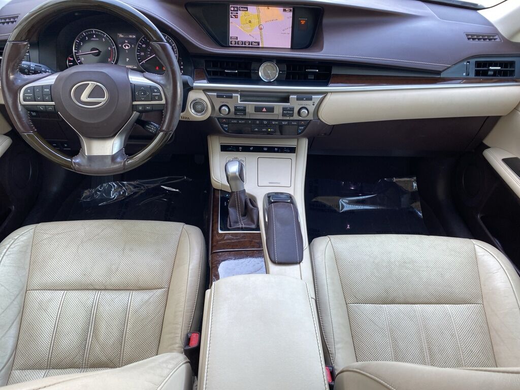 2016 LEXUS ES